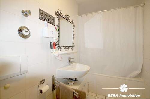 Badezimmer - Etagenwohnung mit 74,10 m² in Maintal / Dörnigheim zum Kaufen