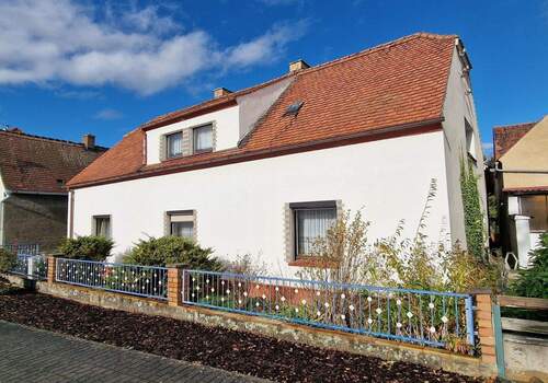 Straßenansicht - 5 Zimmer Einfamilienhaus in Kroppen