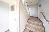 Treppenhaus - 1 Zimmer Mehrfamilienhaus, Wohnhaus zum Kaufen in Kamen
