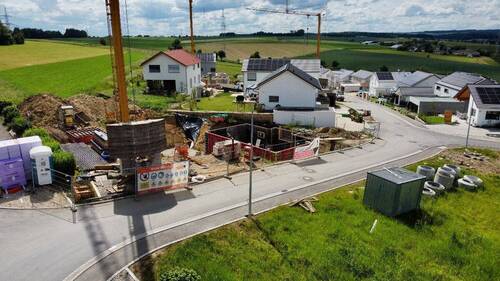 Schöne naturnahe Lage - 6 Zimmer Doppelhaushälfte in Erbach