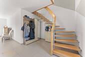 Treppe Haupthaus - Einfamilienhaus mit 182,00 m² in Bremen zum Kaufen