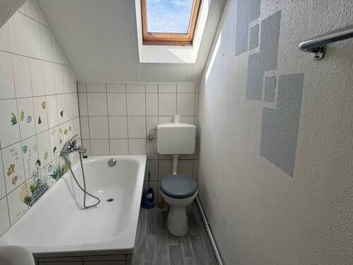 DG Wohnung Badezimmer - 