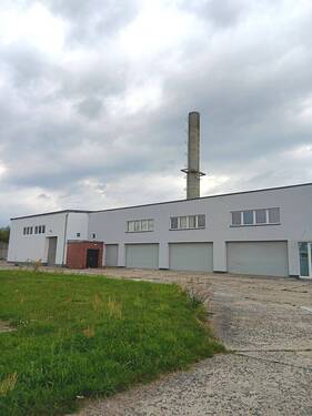 Hausansicht mit Toren - Halle zur Miete in Kodersdorf / Feldhäuser