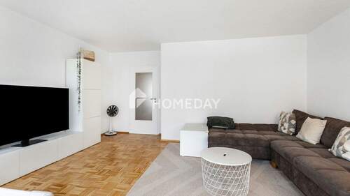 Wohnzimmer 2 - 3 Zimmer Etagenwohnung in Hannover