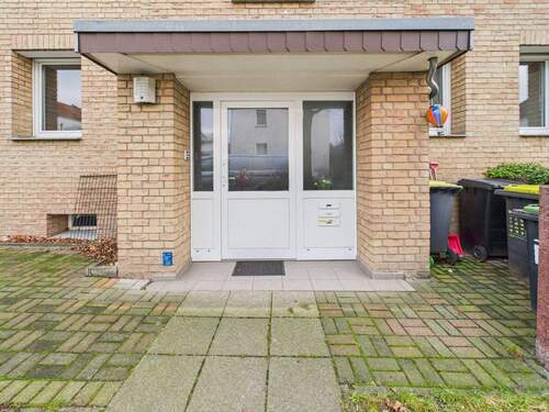 Hauseingang - 9 Zimmer Mehrfamilienhaus, Wohnhaus zum Kaufen in Bielefeld