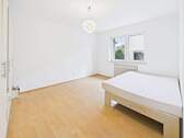 Schlafzimmer (EG) - 
