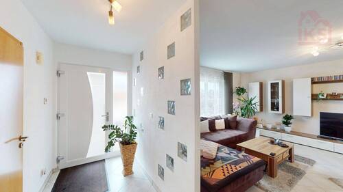 EG Eingangsbereich - 4 Zimmer Einfamilienhaus zum Kaufen in Tromborn