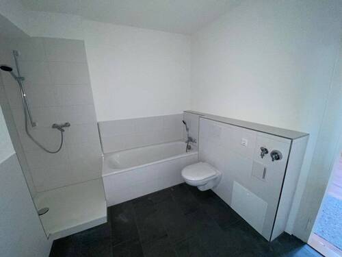 Bad in 1-Zimmer-Wohnung - 