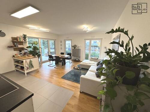 Wohnen - B & B Immobilien: Wunderschöne 3-Zimmer-Wohnung mit großzügiger Terrasse und hohem Wohnkomfort