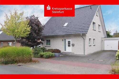 Straßenansicht - Neuwertiges Einfamilienhaus in Toplage