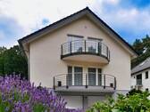 Straßenseite - 4 Zimmer Doppelhaushälfte zum Kaufen in Eisenhüttenstadt