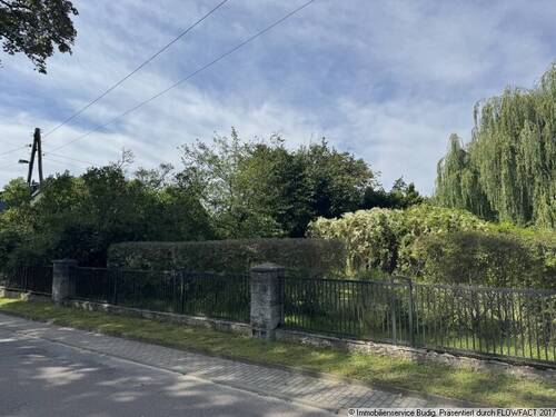 Blick von der Straße - Grundstück in Hoppegarten