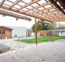 Gepflegte Doppelhaushälfte mit Pool & Outdoorküche – solide Basis mit Entwicklungsmöglichkeiten - Töging a.Inn