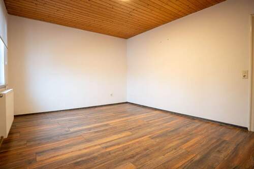 Schlafzimmer 2 OG (2).jpg - 