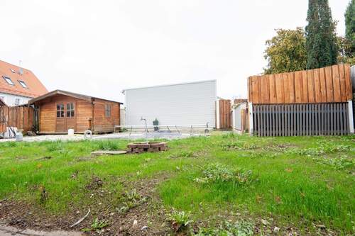 Grosszügiger Garten mit Pool.jpg - Doppelhaushälfte mit 120,00 m&sup2; in Töging a.Inn zum Kaufen