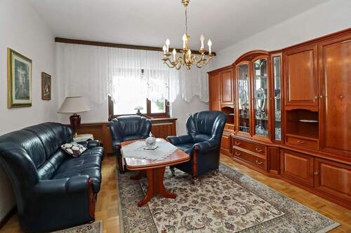 Wohnzimmer - 5 Zimmer Einfamilienhaus in Berlin