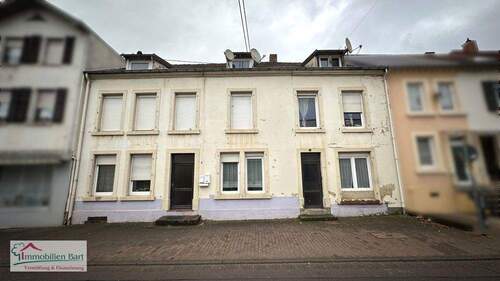 Straßenansicht - HANDWERKER AUFGEPASST! RENOVIERUNGSBEDÜRFTIGES MEHRFAMILIENHAUS IN METTLACH!