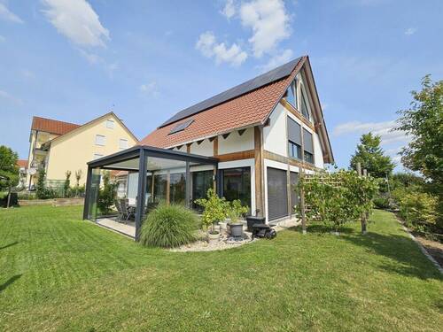 Bild 1 - Wohlfühlen! Modern! Energieeffizient! neuwertiges Einfamilienhaus in Langquaid