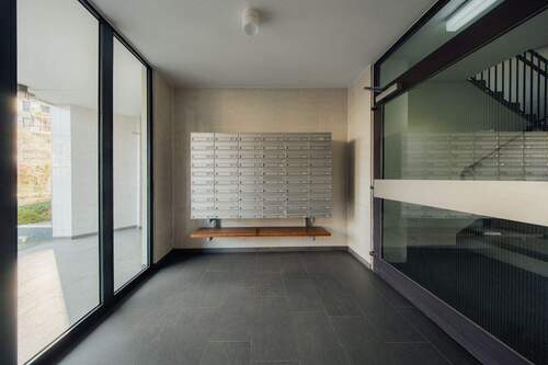 Hauseingang - Etagenwohnung mit 97,40 m&sup2; in Bergisch Gladbach zum Kaufen