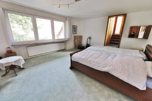 Schlafzimmer (DG 1) - 