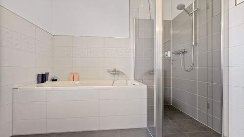 Badezimmer - Werz Immobilien - 