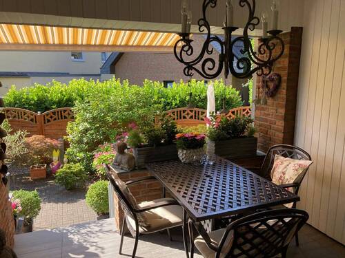 überdachter Freisitz Erdgeschoßwohnung - 