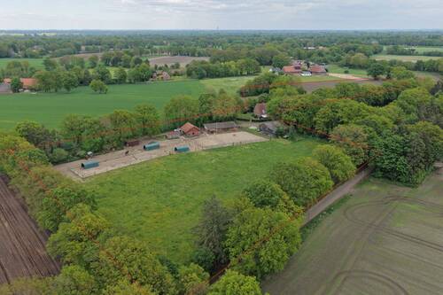 Drohnenbild mit Kennzeichnung - Gepflegtes Anwesen in Stadtrandlage von Nordhorn!