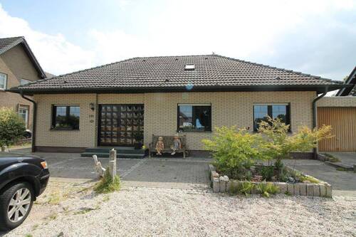 2 Fam. Haus in Rheinberg-Ossenberg - Mehrfamilienhaus, Wohnhaus mit 257,00 m&sup2; in Rheinberg zum Kaufen