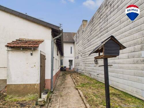 RE:MAX Immobilien DeLux Saarlouis-Roden Hinten 1 - 