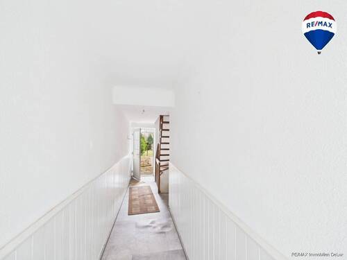 RE:MAX Immobilien DeLux Saarlouis-Roden Diele - 5 Zimmer Reihenmittelhaus zum Kaufen in Saarlouis / Roden