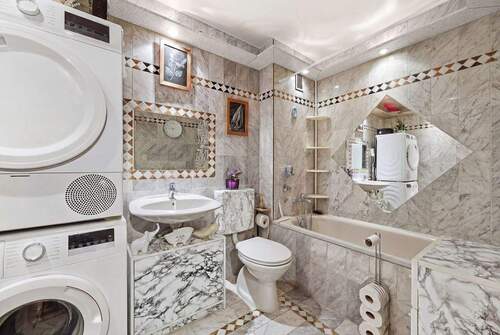 Badezimmer - 2 Zimmer Etagenwohnung in München