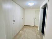 Garderobe - Etagenwohnung mit 77,00 m² in Nittenau zur Miete