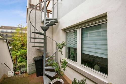 Aussentreppe - Mehrfamilienhaus, Wohnhaus mit 246,00 m&sup2; in Düren zum Kaufen