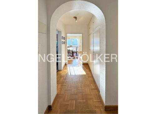 Flur OG - 7 Zimmer Einfamilienhaus zum Kaufen in Bad Nauheim