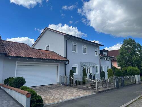 Außenansicht - Repräsentatives Architektenhaus in ruhiger Lage mit vielen Extras