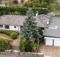 Ebenerdiges Wohnen! Walmdach-Bungalow in beliebter Lage - Fischbachtal Niedernhausen