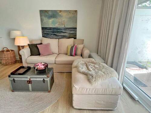 Gemütlicher Sitzbereich im Wohnraum - 