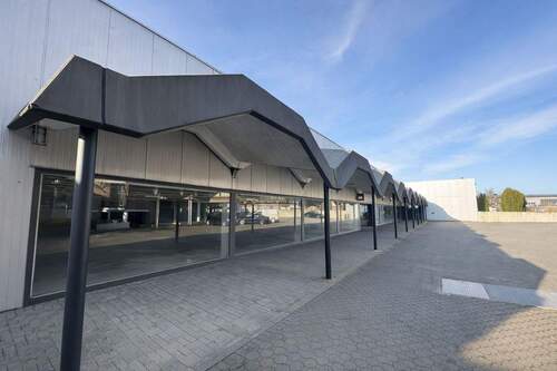 Aussenansicht - TOP Gewerbefläche 'als Fitness oder Padle-Tennishalle ' oder sämtliche Gewerbliche Nutzung