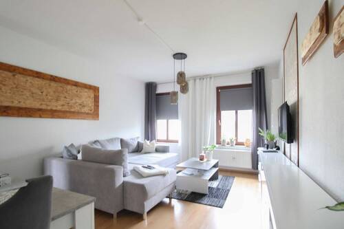 Wohnzimmer - Etagenwohnung mit 70,30 m&sup2; in Chemnitz zum Kaufen