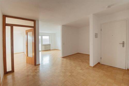 Diele mit Wohn-Essbereich - 4 Zimmer Etagenwohnung zum Kaufen in Speyer