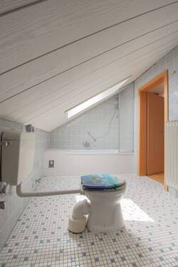 Bad mit Wanne - 
