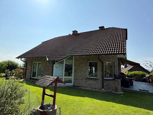 Rückansicht - 7 Zimmer Einfamilienhaus in Girod