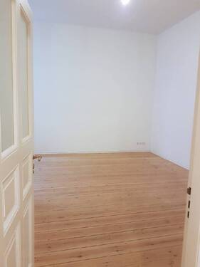 großes Zimmer - 2 Zimmer Etagenwohnung in Berlin