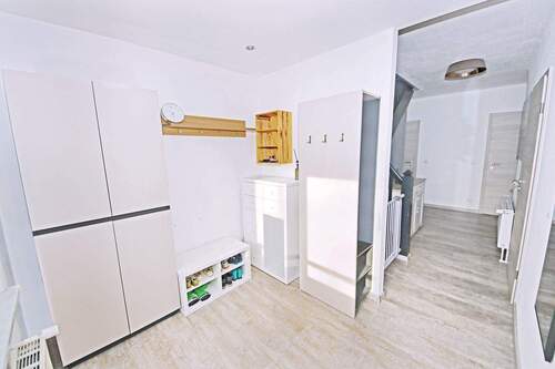 Hauseingang / Windfang im EG - 3 Zimmer Doppelhaushälfte in Wittenberg