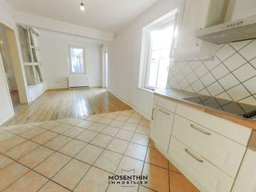 Blick zum Essbereich - 2 Zimmer Etagenwohnung zur Miete in Kirchheim unter Teck / Große Kreisstadt