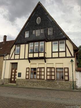 Fachwerkgiebel Straßenseit - Mehrfamilienhaus, Wohnhaus in Wanzleben-Börde OT Klein Wanzleben zum Kaufen