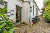 Hinter dem Haus - 