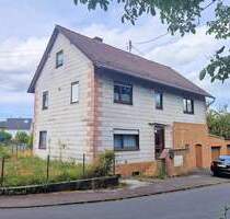 Sanierungsobjekt: Freistehendes Einfamilienhaus in ruhiger Lage von Windeck