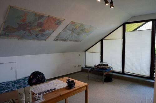 Zimmer mit Balkon Dachgeschoss - 