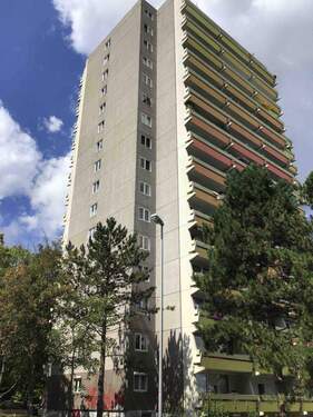 Hausansicht - 2 Zimmer Etagenwohnung zur Miete in Wiesbaden